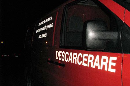 A intrat cu maşina într-un TIR