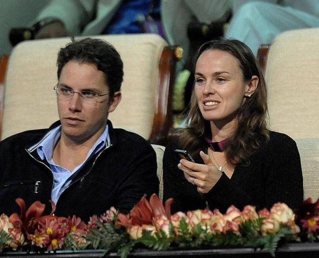 Martina Hingis şi-a bătut soţul