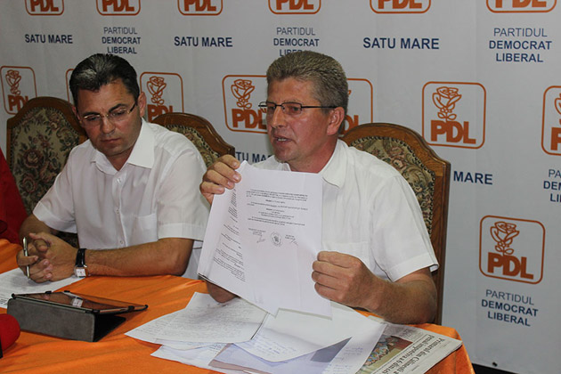 Democrat-liberalii, masa de manevră a senatorului nimănui