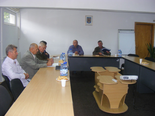 Asociaţiile pescarilor sportivi stau pe un butoi cu pulbere