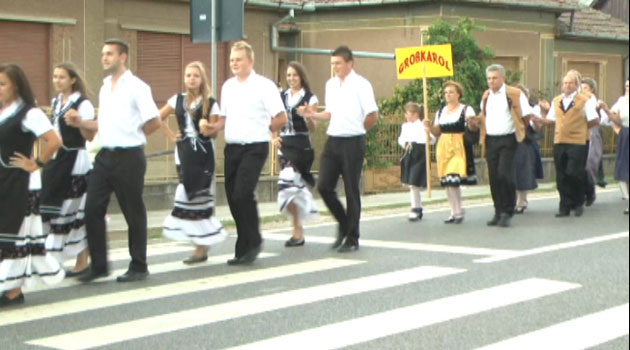 Distracţia a învins ploaia la Festivalul judeţean de dans german
