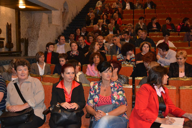 Pompierii au făcut instrucţie cu directorii de şcoli