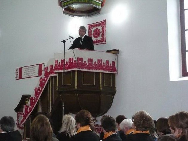 Preotul ecumenic Bathori a înfiinţat Asociaţia Preoţilor Persecutaţi