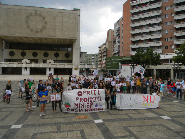 Sătmărenii, împotriva exploatării miniere de la Roşia Montană