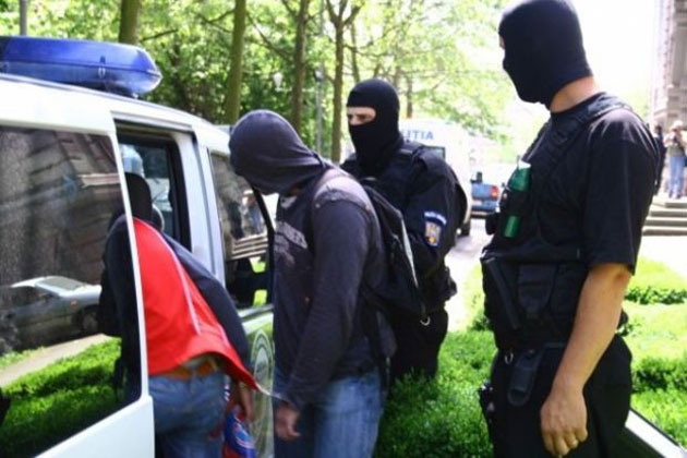 Patru sătmăreni, implicaţi într-o reţea de traficanţi de maşini