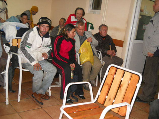 Oamenii străzii, condamnaţi să moară sub cerul liber