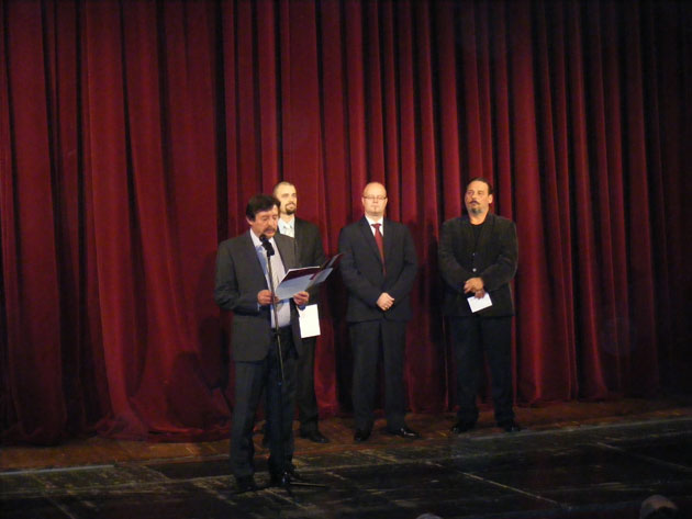 Spectacole, expoziţii, lansări de carte la Trupa Harag Gyorgy