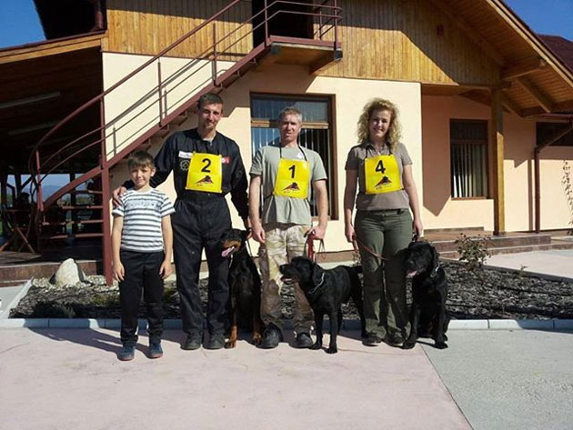 Dobermanul Ares Negro, locul I  la concursul de dresaj de la Lăpuşel
