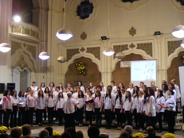 Corul “Adagio” a sărbătorit 20 de ani de la înfiinţare