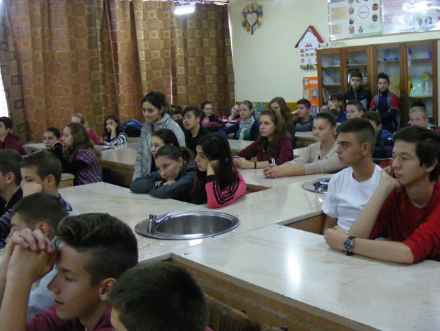 Elevii de la Şcoala “Octavian Goga”, informaţi despre Armata Română