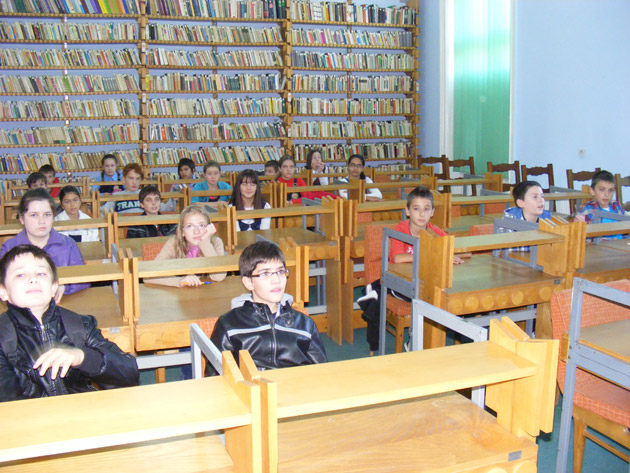 Cum să navigăm pe internet? VEZI ce elevi au participat la acţiune