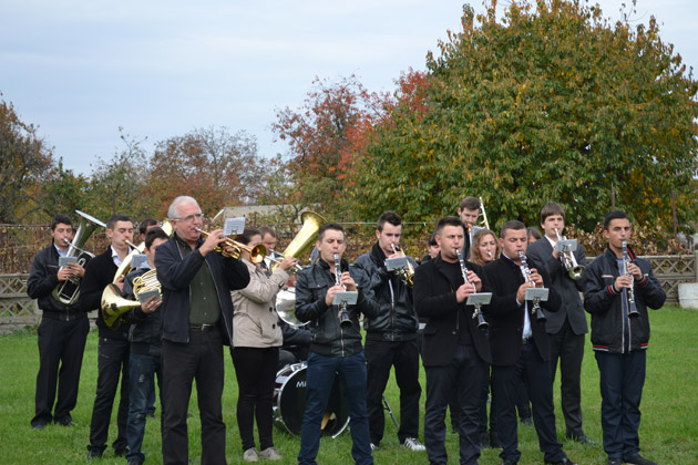 Ciprian Gătină a PĂRĂSIT scena vieţii, în aplauzele a SUTE de prieteni