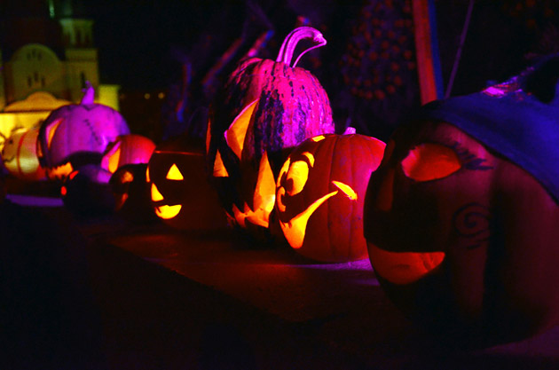 Parada costumelor şi defilarea cu lanterne la "Halloween Party 2013" Carei