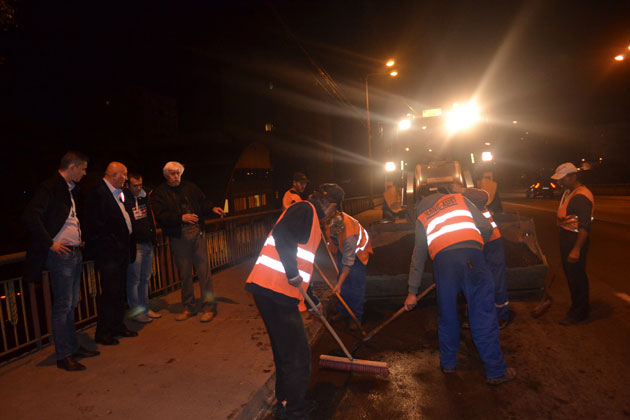 Gropile de pe podul Decebal  au fost astupate