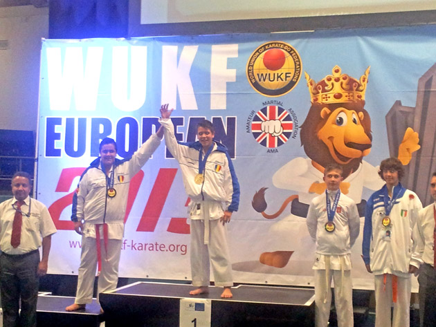 Karateka de la Zanshin au impresionat la Europenele de la Sheffield