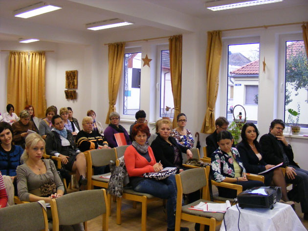 Seminar privind sprijinirea persoanelor marginalizate social