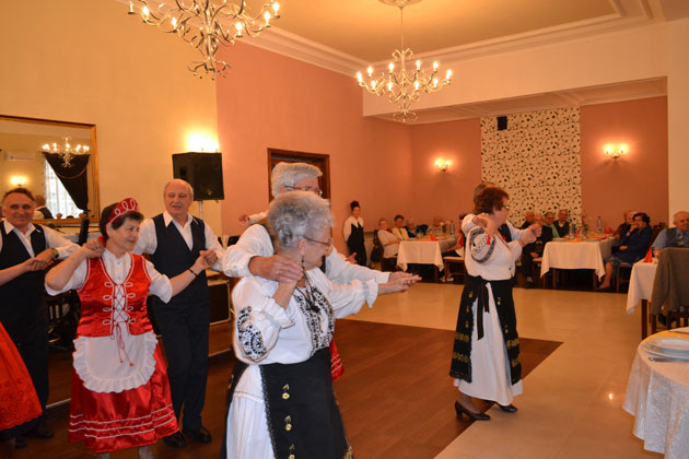 Ziua Internaţională a Vârstnicilor, sărbătorită în paşi de dans