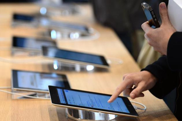 Ai smarphone? VEZI câţi MB consumi dacă intri pe site-uri de ştiri