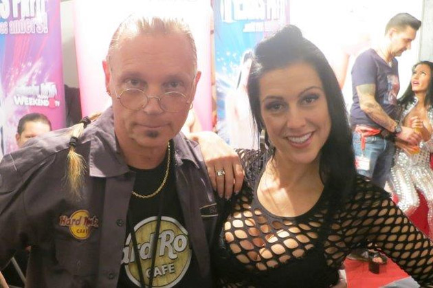 Asistentă la o stomatologie, în timpul liber, star porno