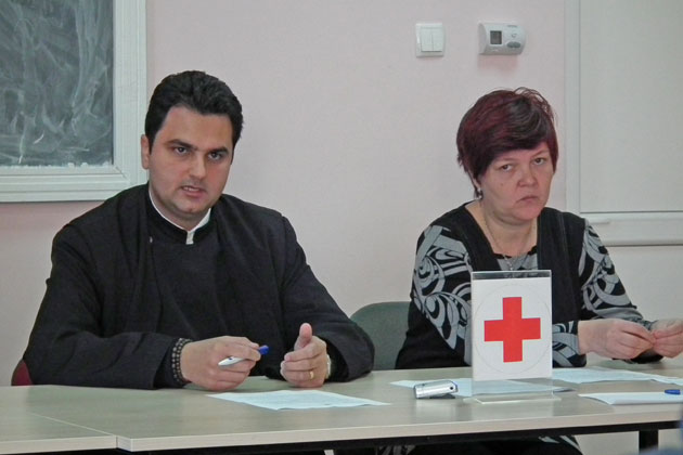 Peste 100 de copii vor primi cadouri de la Moşul Crucii Roşii