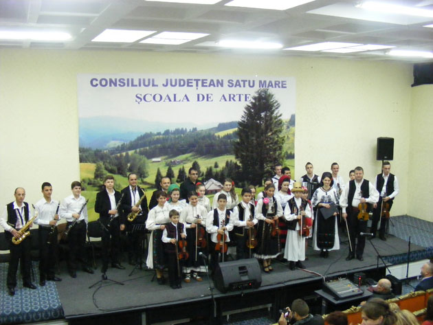 Spectacol extraordinar de folclor al elevilor Şcolii de Arte