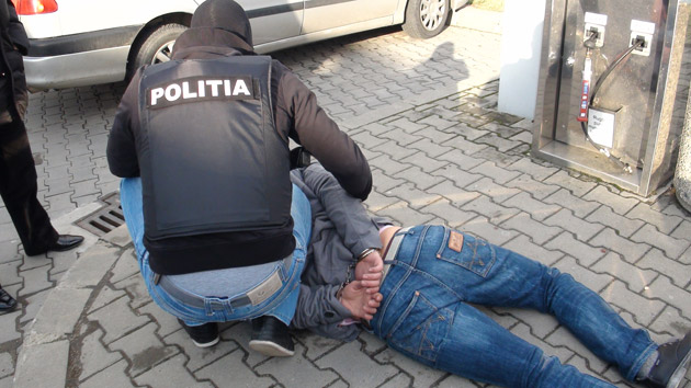 "Celebrul" Iovan LOVEŞTE din nou. S-a FOLOSIT de numele CONSILIULUI JUDEŢEAN