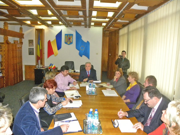 Prefectura intervine pentru salariile dascălilor