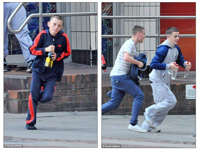 Şase minori prinşi furând din magazine