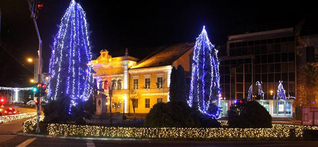 Zalăul este iluminat feeric pentru sărbătorile de iarnă