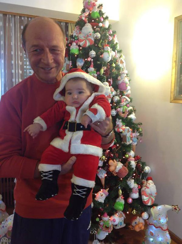 Cum petrec politicienii Crăciunul