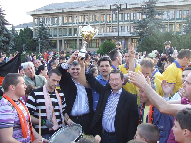 Trei decenii de existență a sportului sub fileu, la Zalău