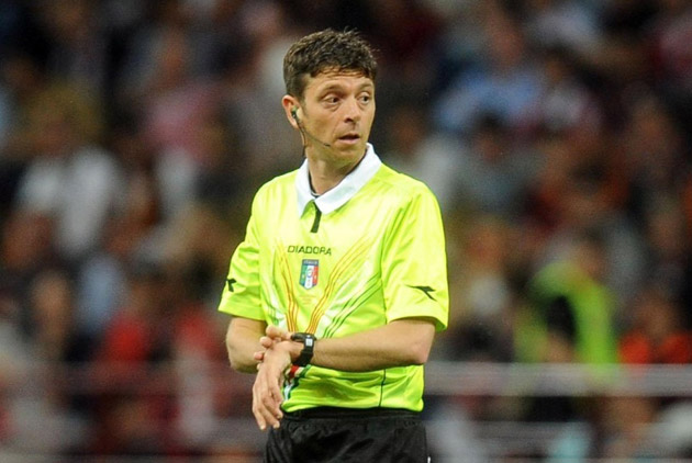 Gianluca Rocchi arbitrează meciul Chelsea - Steaua