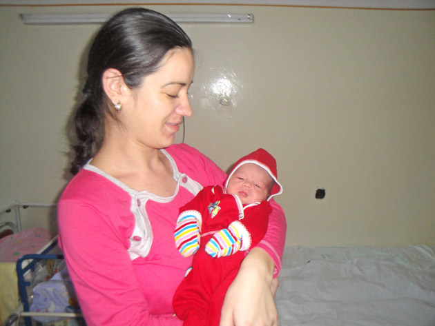 Două fetiţe născute de Crăciun la Satu Mare