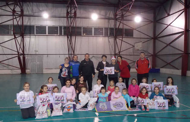 Moş Crăciun a ajuns şi la CS Atletik