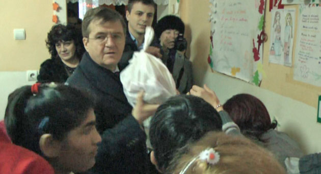 Cadouri social-democrate oferite din suflet