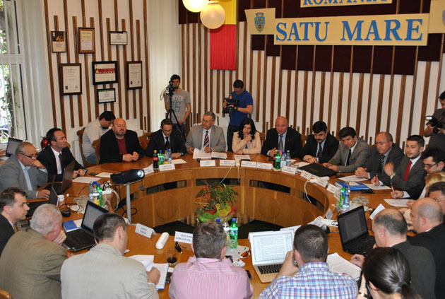 Consilierii UDMR, împotriva  noilor sfinţi protectori ai Sătmarului