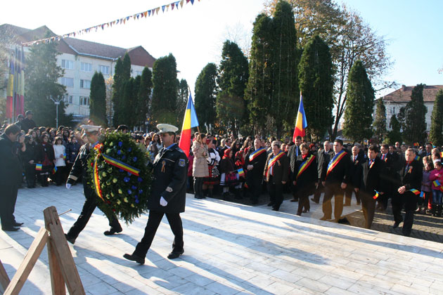 Oşenii au sărbătorit împreună Ziua Naţională a României