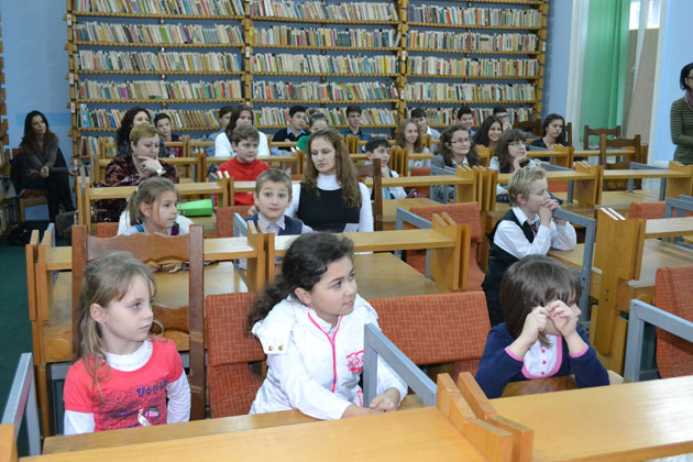 “Micul scriitor”, Andrei Ghiriti, în dialog cu elevii LPS Satu Mare