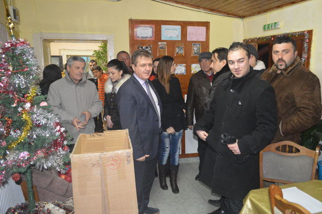 Cadouri de Moş Nicolae pentru copiii din Tăşnad