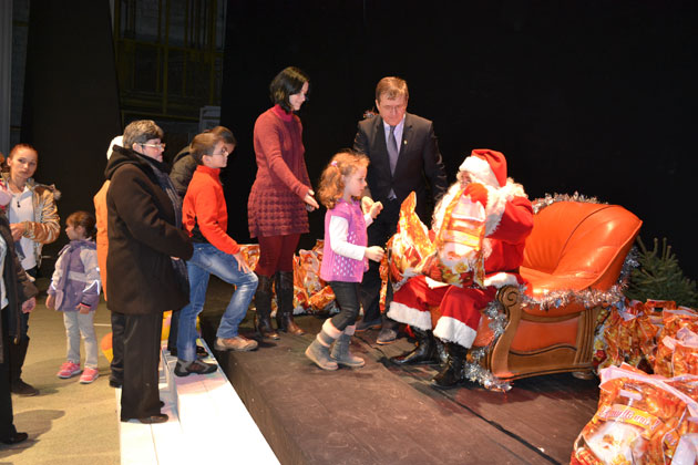 Moşul NVTV a făcut fericiţi o mie de copii