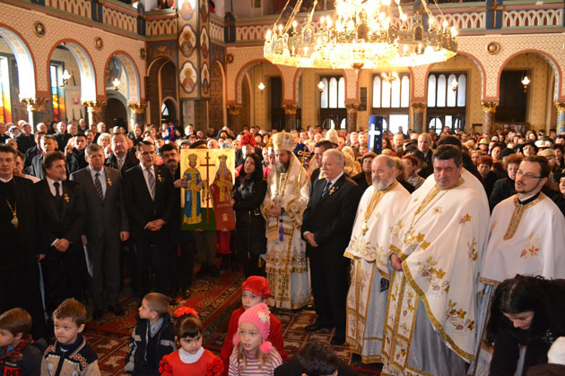 Triplă sărbătoare la Catedrala “Adormirea Maicii Domnului”