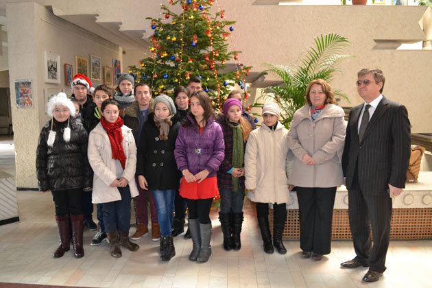 Colindători din Terebeşti la Consiliul Judeţean