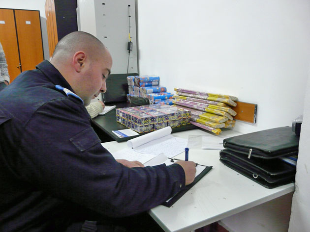 Contrabandiştii de ţigări s-au reprofilat pe artificii