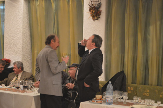 Senatorul nimănui şi-a lansat cartea fantomă pe banii statului