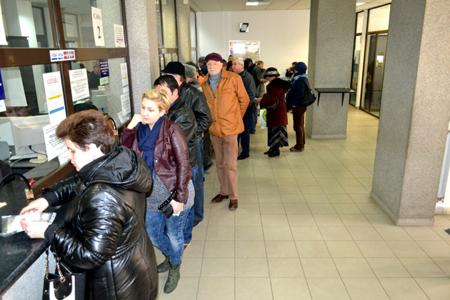 Sătmărenii nu se înghesuie  să-şi plătească taxele locale