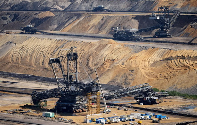 În goana după energie ieftină, Europa dezgroapă cel mai murdar combustibil şi îşi distruge istoria