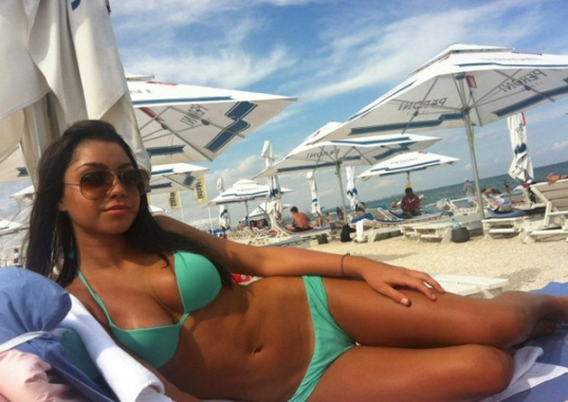 Pe Natalia Mateuţ o cunoşti! Dar ştii cât de sexy este sora ei, Alexandra?