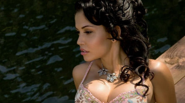 Andreea Mantea a câştigat războiul sânilor cu Roxana Ionescu!