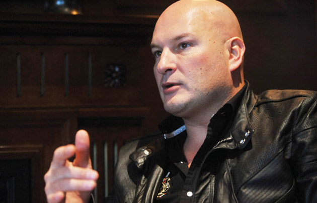 Paszkany vrea să reducă bugetul de salarii!