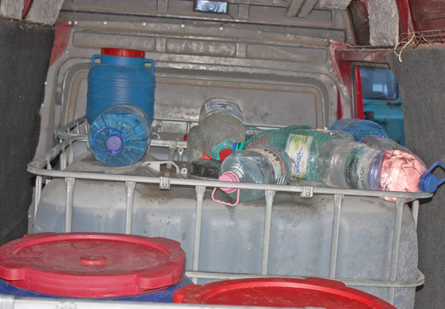 Mii de litri de alcool,  “distilaţi” cu mascaţii